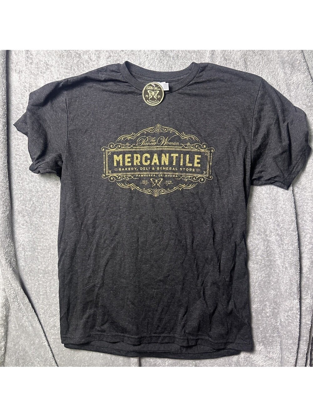 Pioneer Woman Mercantile T Shirt L Pawhuska Oklahoma NWT Ree Drummond Graphic